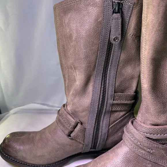 Timberland Women's Tan Leather Heeled Boots - Picture 9 of 14